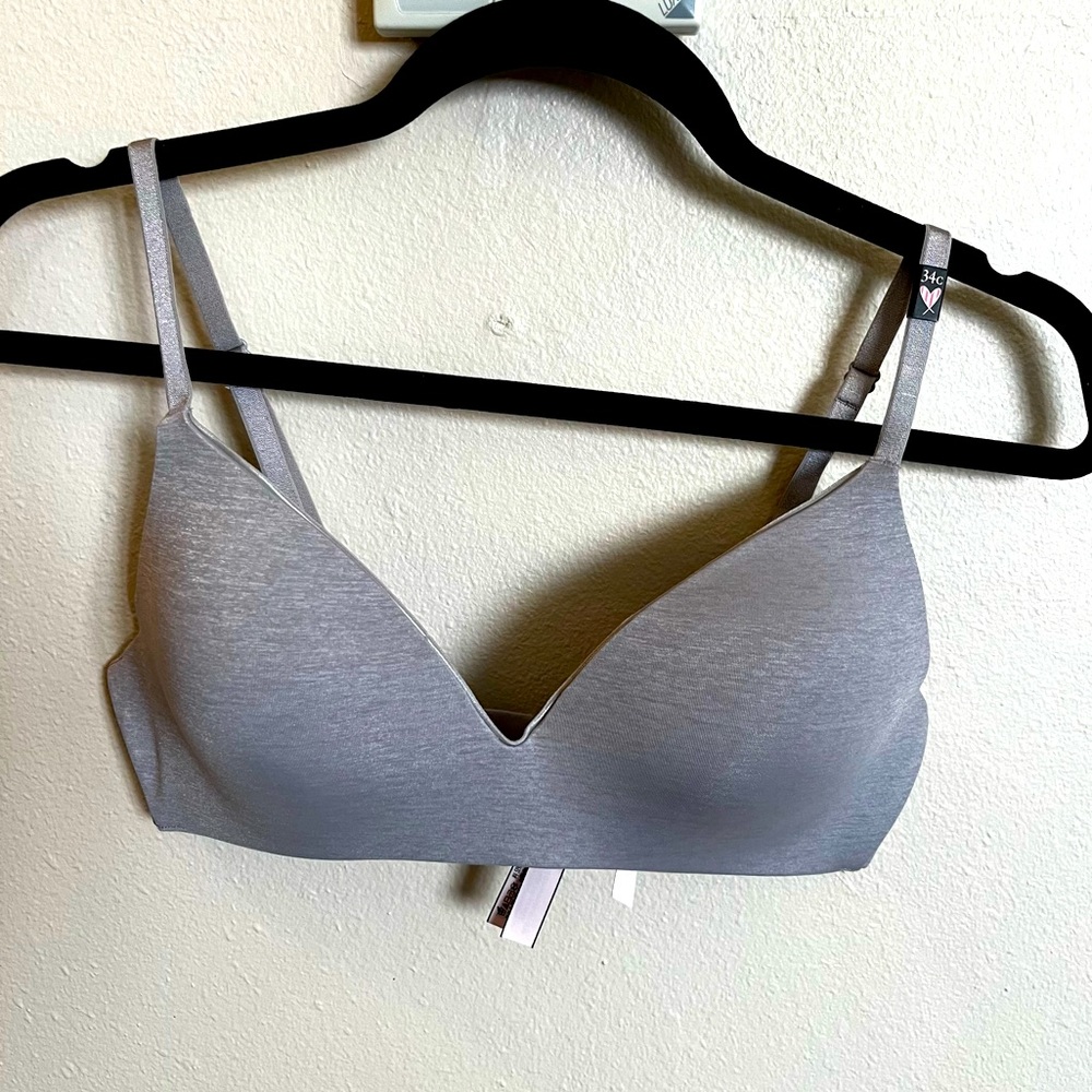 Victoria’s Secret wireless lightly lined bra. 34C.